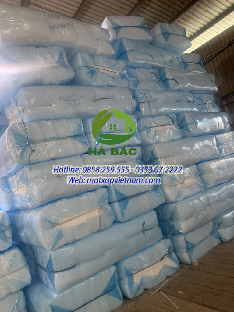 tấm xốp đục lỗ lót chuối
