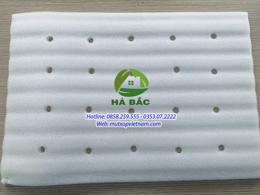 tấm mút xốp lót chuối đục lỗ