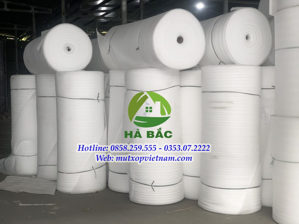 Cuộn mút xốp bọc đồ gỗ
